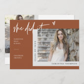 Terracotta Boho彼女はそれをやったグラードパーティー写真 招待状 (正面/裏面)