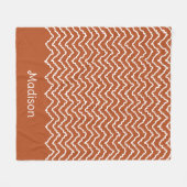 Terracotta Brown Squiggly Chevron Zigzag Pattern フリースブランケット (正面(横))