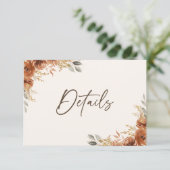 Terracotta-Russet Herbst Floral Hochzeitsdetails エンクロージャーカード (スタンド正面)