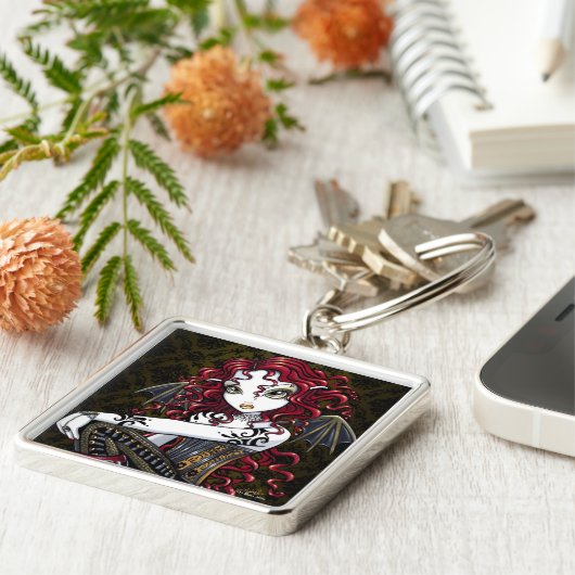 "Terri"のゴシック様式赤いバラの妖精のファンタジーKeychain キーホルダー (側面)