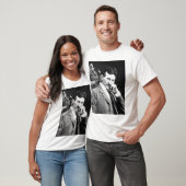 Teslaはエジソンを打ちます Tシャツ (ユニセックス)