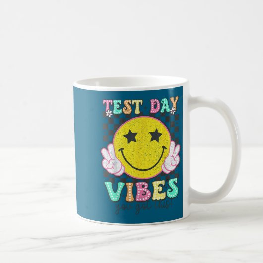 Test Day Vibes You Got This Retro Groovy Testing D コーヒーマグカップ (右)