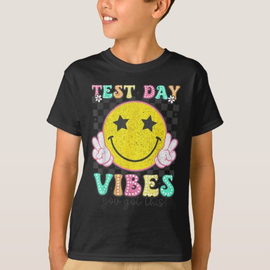 Test Day Vibes You Got This Retro Groovy Testing D Tシャツ (正面)