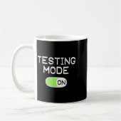 Testing Mode On Funny Test Day Teachers Student Mo コーヒーマグカップ (左)