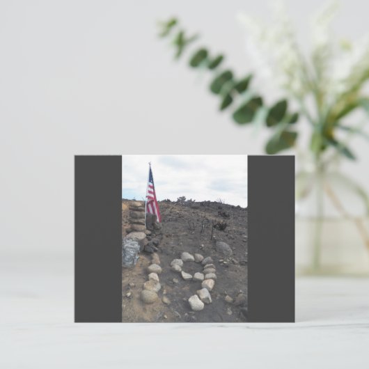 Tex and Joy Honoring the Granite Mountain Hotshot ポストカード (スタンド正面)