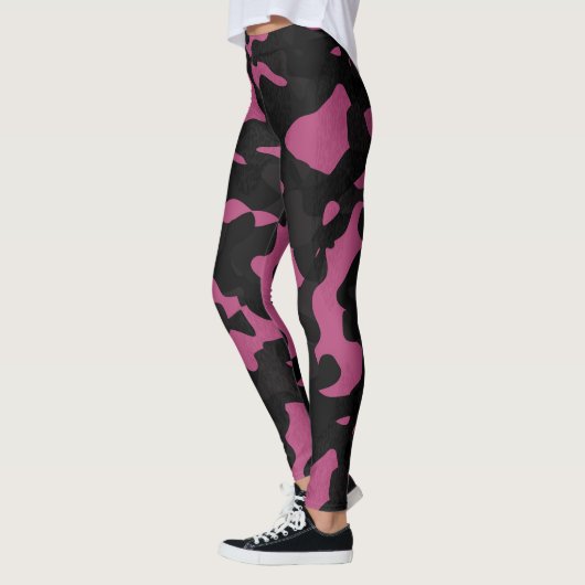  Textured pink and black camo abstract レギンス (左)