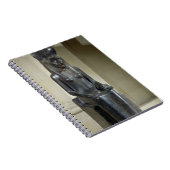 Thからのライオン頭の女神Sekhmetの彫像、 ノートブック (右側)