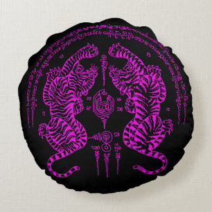 Thai Tattoo Designs Tiger " Yant Suea Koo " Pink ラウンドクッション
