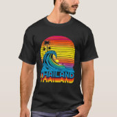 Thailand Retro Throwback Surf & Thai Beach Souveni Tシャツ (正面)