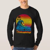 Thailand Retro Throwback Surf & Thai Beach Souveni Tシャツ (正面)