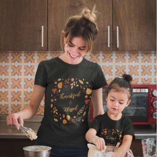 Thankful & Blessed Autumn Leaves Fall Thanksgiving Tシャツ