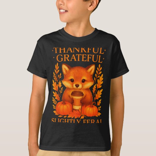 Thankful Grateful Slightly Feral Funny Raccoon Tha Tシャツ (正面)