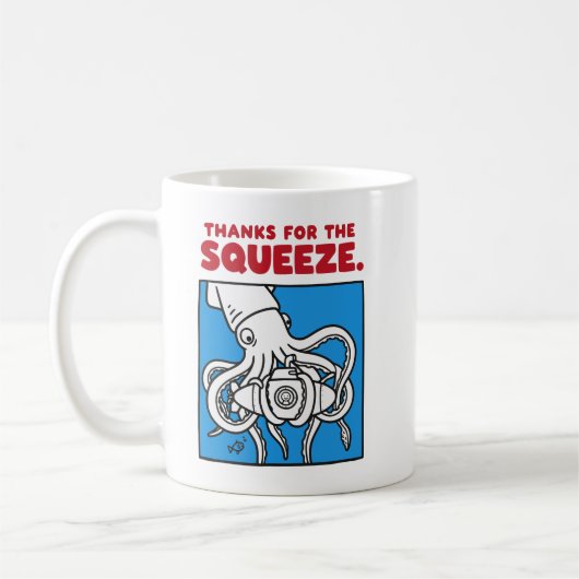 "Thanks for the Squeeze Funny Squid Deep Sea Illus コーヒーマグカップ (左)