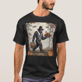Thanksgiving Bigfoot UFO Funny Sasquatch Turkey Tシャツ (正面)