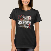 That's My Grandson Out There Baseball Grandma Moth Tシャツ (正面)