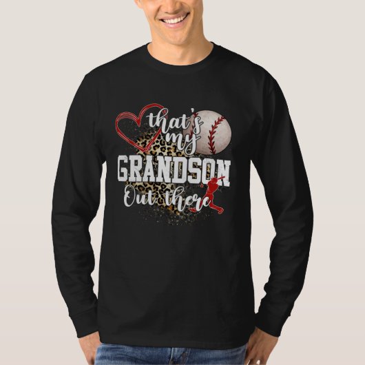 That's My Grandson Out There Baseball Grandma Moth Tシャツ (正面)