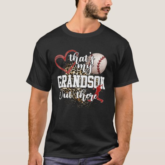 That's My Grandson Out There Baseball Grandma Moth Tシャツ (正面)