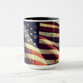 The American Flag – Emblem of Freedom and Resolve マグカップ (中央)