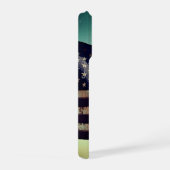 The American Flag – Emblem of Freedom and Resolve iPhoneケース (右側面)