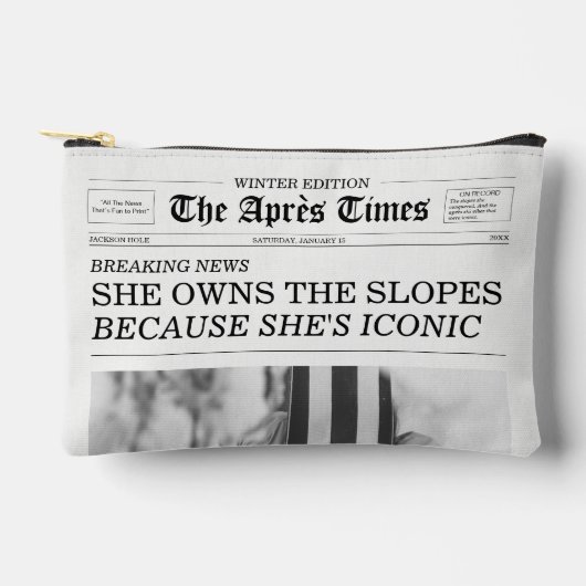 The Après Times Newspaper She Owns The Slopes アクセサリーポーチ (正面)