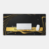 The Auric Cascade: High-Contrast Liquid Gold Achem デスクマット (キーボード&マウス)