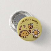 The Bee's Knees Kawaii Taco and Bee Pun Pin Button 缶バッジ (正面&裏面)