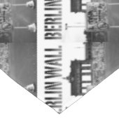 The Berlin Wall Germany 1989 - Pro Photo テーブルクロス (アングル)