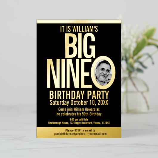 The Big Nine 0 90誕生日のグラフィック写真 箔招待状 (立ち正面)