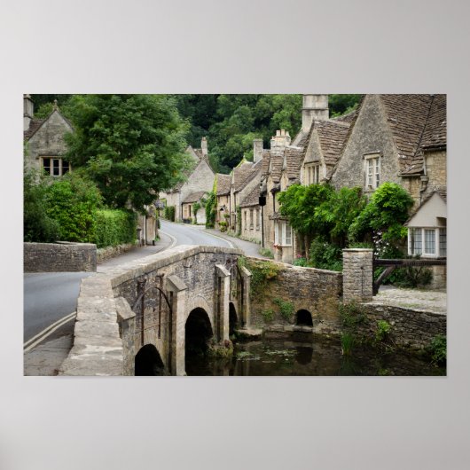 The bridge in Castle Combe, UK poster ポスター (正面)
