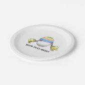 The chickens paint a colorful Easter egg ペーパープレート (アングル)