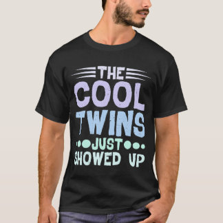 The Coolwins Just Showed Up vintage boy Tシャツ