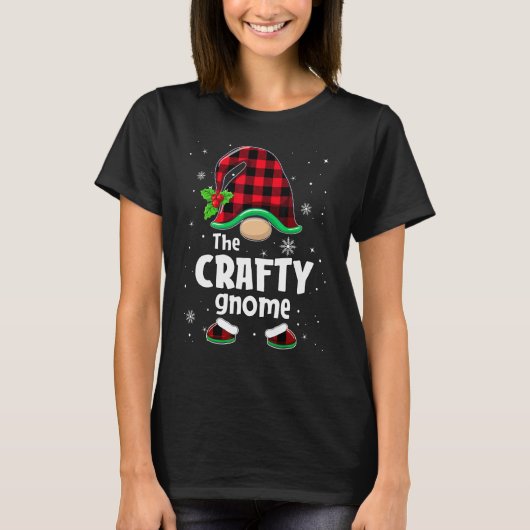 The Crafty Gnome Buffalo Plaid Christmas Matching  Tシャツ (正面)