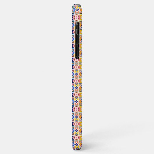 The design is intricate and eye-catching Case-Mate iPhoneケース (裏面/左)