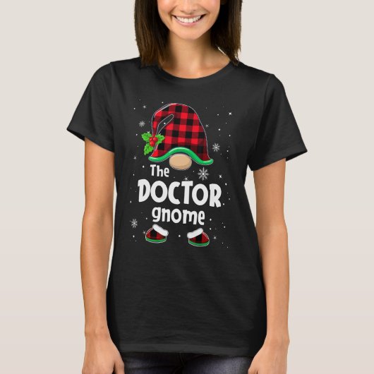 The Doctor Gnome Buffalo Plaid Christmas Matching  Tシャツ (正面)