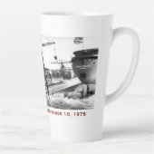 The Edmund Fitzgerald with Crew Names カフェラテマグ (右)