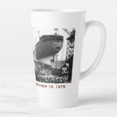 The Edmund Fitzgerald with Crew Names カフェラテマグ (右)