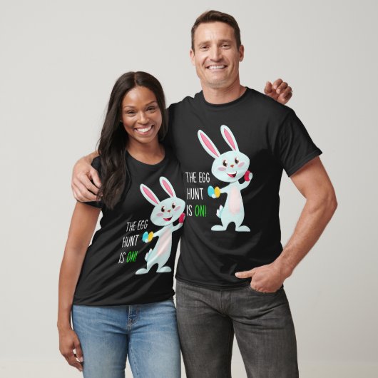 The Egg Hunt Is On  Easter Bunny Hunter Quote Kids Tシャツ (ユニセックス)