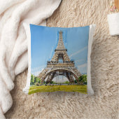 the Eiffel Tower - Hand-Drawn Sketch Art クッション (ブランケット)