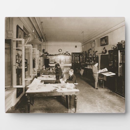 The Faberge Workshop (b/w photo) フォトプラーク (正面)