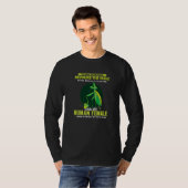 The Female Praying Mantis Devours  Men Praying Man Tシャツ (正面フル)