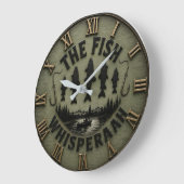 The Fish Whisperer Rustic Fisherman Cabin ラージ壁時計 (傾斜)
