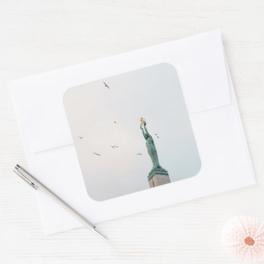 The Freedom Monument in Riga, Latvia スクエアシール (封筒)