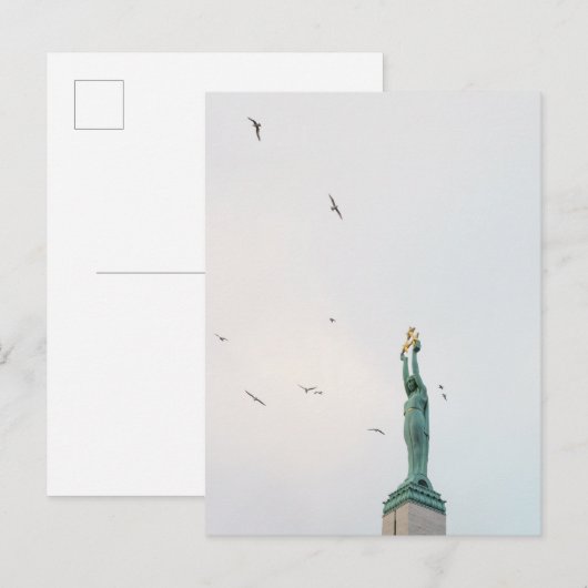 The Freedom Monument in Riga, Latvia ポストカード (正面/裏面)