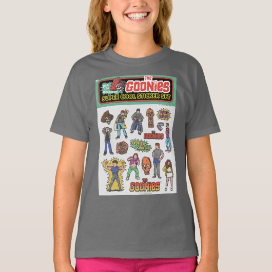 The Gooniesレトロステッカーシートグラフィック Tシャツ (正面)