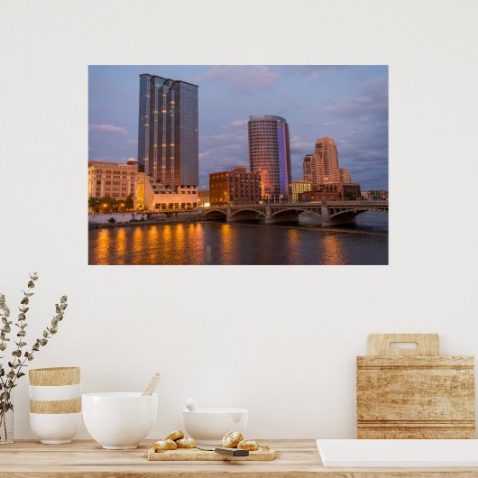 The Grand River 2の夕暮れのスカイライン ポスター (キッチン)