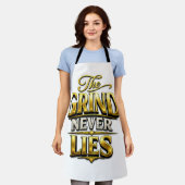 The Grind Never Lies Gold Motivational Design エプロン (着用した状態)