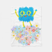 The Happy Blue Scribble on a Bed of Flowers フリースブランケット (正面)