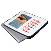 The Harbor - 15インチノートパソコンのケース ラップトップスリーブ (正面下部)