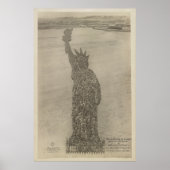 The Human Statue of Liberty at Camp Dodge Print ポスター (正面)