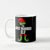The Just Married Elf Matching Family Christmas Gro コーヒーマグカップ (左)